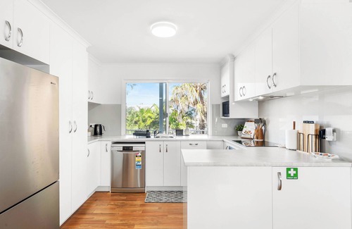 Slade Point House | Unit 2 Barry, 2 Bedroom Unit at beautiful Beachside Mackay at Lamberts Beach AU