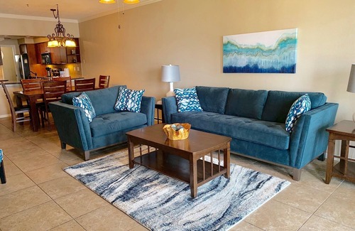Highland Lake Estates Condo | Inviting 2 Bed Unit on Lake Travis with Panoramic Views