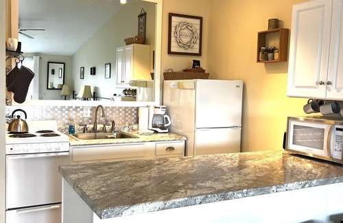 North Truro Condo | Deluxe Efficiency with Private Deck & Ocean Views - Rated 9.8