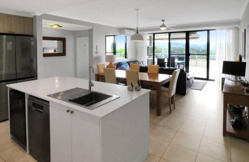 Avoca Beach Apartment | Stunning 3-Bedroom Apartment with Ocean Views & Pool Access
