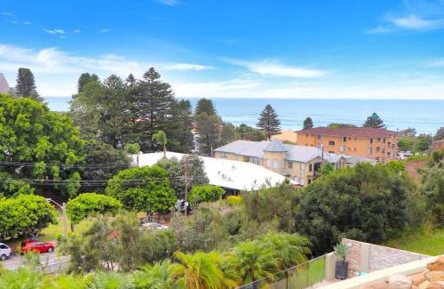 Avoca Beach Apartment | Stunning 3-Bedroom Apartment with Ocean Views & Pool Access