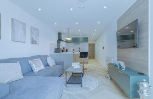 Sheffield Apartment | Unit 3 Classy & Comfy 1-BR Flat, Fast Wi-Fi, Prime Location