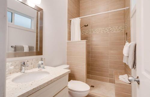 Wailuku Apartment | Oceanfront Maui Ohana Modern Studio with Breakfast Included