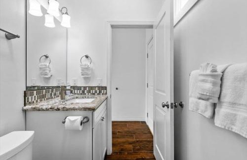 Wailuku Apartment | Oceanfront Maui Ohana Modern Studio with Breakfast Included
