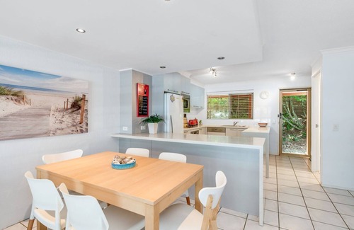 Peregian Beach Apartment | Pet-Friendly Unit 3 @ Parkside with Ocean Views in Noosa