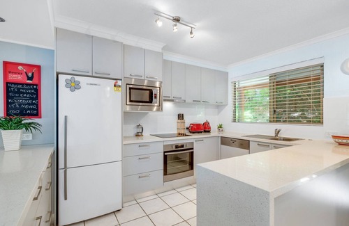 Peregian Beach Apartment | Pet-Friendly Unit 3 @ Parkside with Ocean Views in Noosa