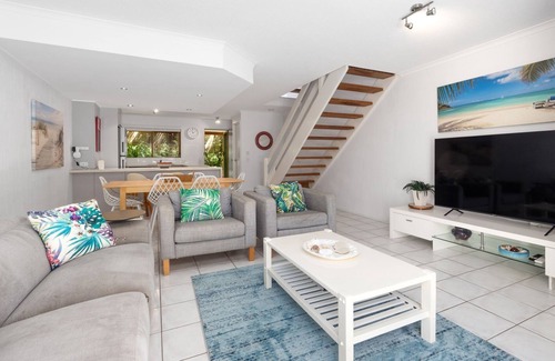Peregian Beach Apartment | Pet-Friendly Unit 3 @ Parkside with Ocean Views in Noosa