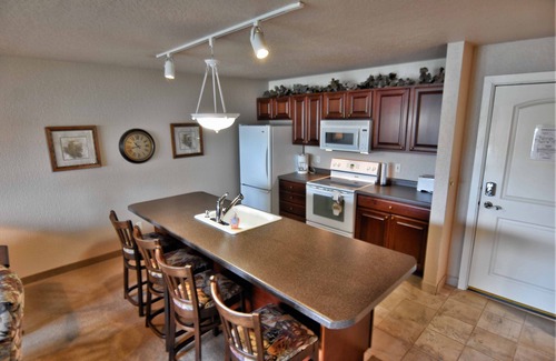 Birchwood Condo | Cozy 1 Bedroom Condo with Breakfast and Family Amenities
