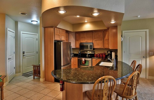Birchwood Condo | Unit 411a: Top-Rated Condo with Pool and Spa Amenities