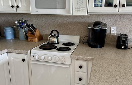North Truro Condo | Deluxe Oceanfront Studio with A/C - Guest Rated 9.4/10