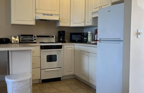 North Truro Condo | Cozy Oceanfront Studio with Pool & Breakfast Included