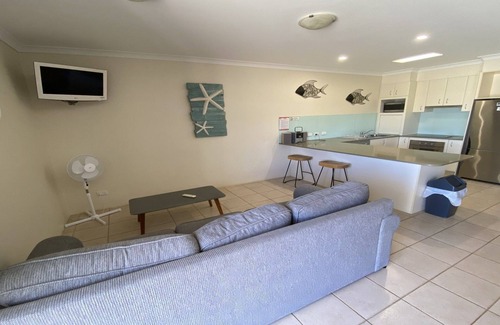 Jurien Bay Villa | Seafront Estate: Ocean View with Pool & Family Amenities