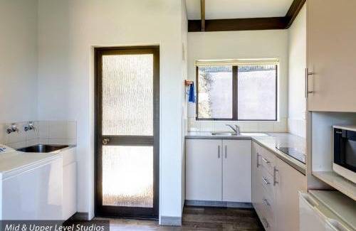 Kaiteriteri House | Cozy Unit 6 Kaiteri Apartments - Family Friendly Retreat
