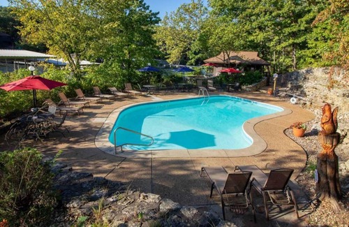 Village of Four Seasons House | Cozy Treetop Villa with Pool - Family Friendly Retreat