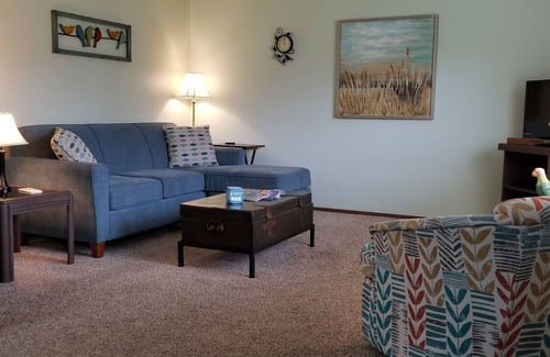 Gleneden Beach Apartment | Cozy Sea Foam: Pet Friendly with Ocean Views and Breakfast