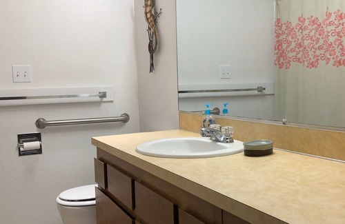 Gleneden Beach Apartment | Cozy Sea Foam: Pet Friendly with Ocean Views and Breakfast