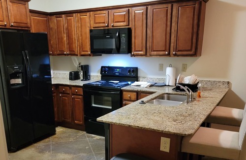 Conway House | Cozy 3-Bedroom Duplex with Breakfast & Family-Friendly Amenities