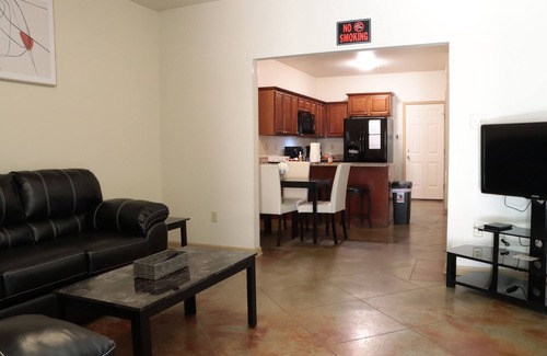 Conway House | Unit B - Experience a Cozy 3-Bedroom Duplex Retreat