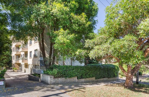 Neutral Bay Apartment | Perfect Retreat with Balcony and Backyard Near Shops