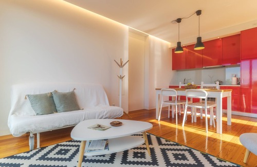 Jardim do Mar Villa | Inviting Unit with Shared Pool & Sea Views in Charming Village