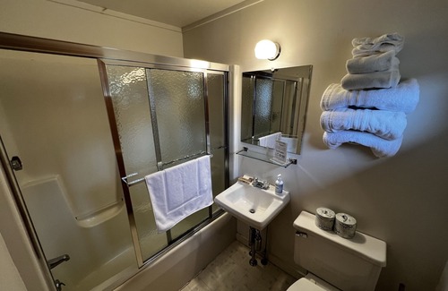 Moose River Cabin | Unity Sky Lodge: Family-Friendly Retreat with Pool & Dining