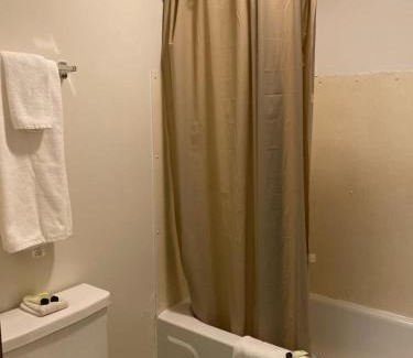Golconda Cabin | Pet-Friendly Unity Lodge: Family Comfort and Breakfast Included