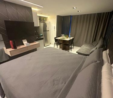 Portal do Sol Apartment | Family-Friendly Unity Suites with Oceanfront Pool Access