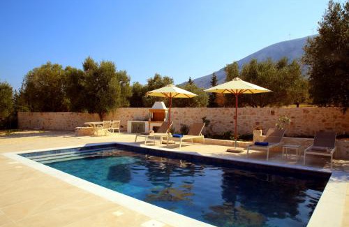 Logarata Villa | Discover Unity Villa with Ocean Views and Pool Access