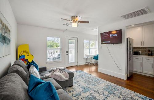 Greater East End Apartment | Family-Friendly Universal Apartment in East Downtown