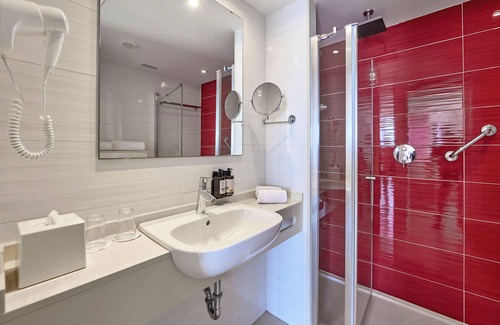 S'Illot-Cala Morlanda Hotel | Relax at Universal Hotel Perla: 4-Star Eco-Friendly Retreat