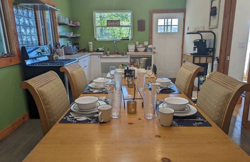 Hurleyville House | Accessible Agrihood Farmhouse: Hiking, Fireplace & Family Fun