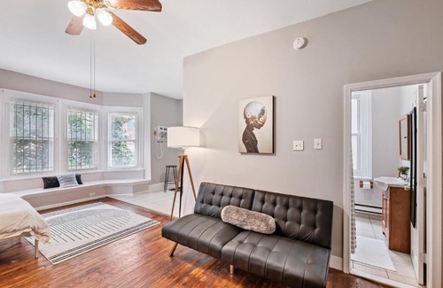 Spruce Hill Apartment | Elegant University City Studio Apartment - 10/10 Guest Rated