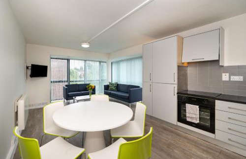 Cork Other | University Hall Apartments: Guest Rated 9/10 with Breakfast