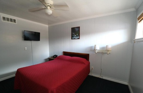 Starkville Hotel | Budget-Friendly University Motel with Family Amenities