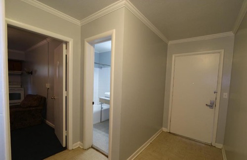 Starkville Hotel | Budget-Friendly University Motel with Family Amenities