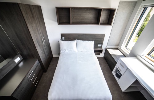 Bath City Centre House | Comfortable University of Bath Guest Accommodation Awaits