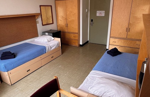 South End Hotel | Accessible Stay at University of King's College with Breakfast