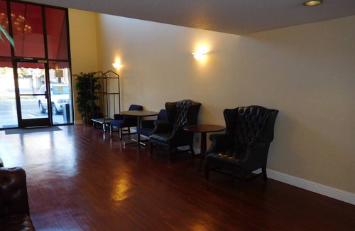 Raisin Hotel | Exceptional University Square Hotel with Spa and Breakfast