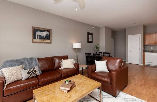 Ames Apartment | Inviting University Suite with Pool and Gym Access