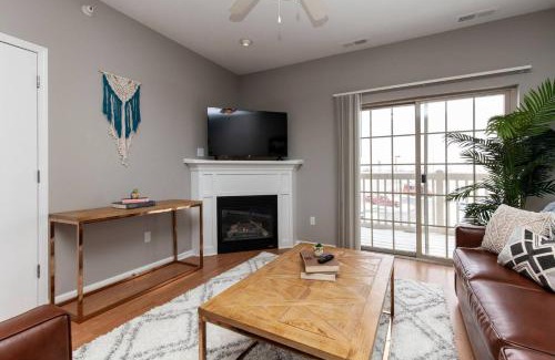 Ames Apartment | Inviting University Suite with Pool and Gym Access