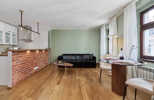 Wroclaw Old Town Apartment | Pet-Friendly 1 Bedroom Retreat in Wrocław