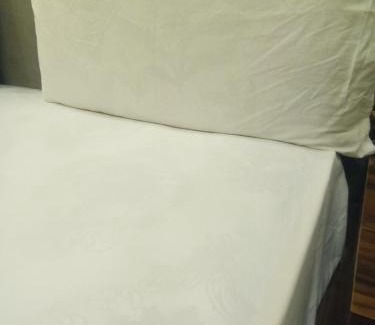 Gulshan-e-Iqbal Hotel | Unmarried Couples Hotel