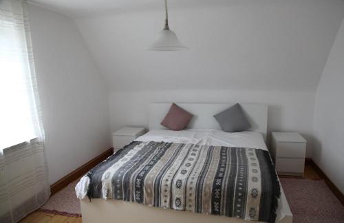 Stein Apartment | Family-Friendly Stay at Unnerm Keeshawwe - Rated 8/10
