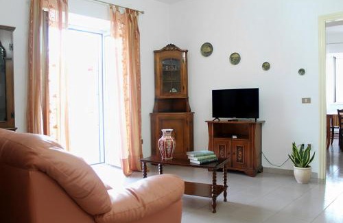 San Lucido Apartment | Oceanfront Escape: Uno Spettacolo Della Natura Awaits
