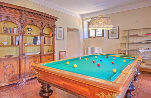 Mola di Bari Apartment | Beautifully Renovated Retreat in Central Mola di Bari