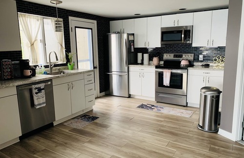 Nahant House | Oceanfront Getaway in Seaside Boston/Nahant - Guest Rated 9.8