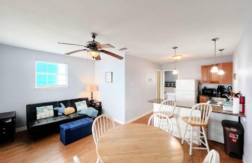 Surfside Beach House | Oceanfront SAND DOLLAR Unit 7: Guest Rated 10/10 Retreat