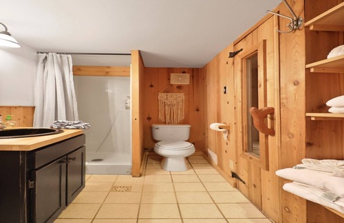 Three Oaks House | Escape Everyday Life at The Mill House in Three Oaks