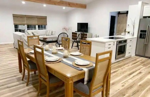 Cameron House | Serene Farm Retreat: Guest Rated 9.8 with Spa & Kitchen