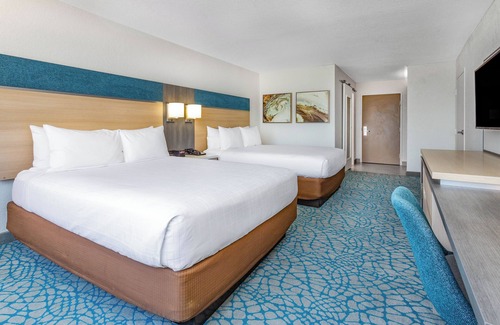Florida Central Atlantic Coast Hotel | Relax in Gorgeous Accommodations with Pool & Spa Access